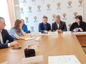 Прокрустово ложе санкций: нужно обуздать рост цен на топливо внутри страны